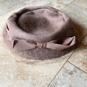 Vintage 1950s Hat with Bow and Lace